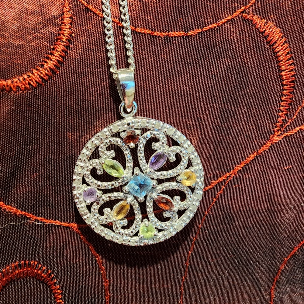 Fashion necklace - Picture 2 of 2